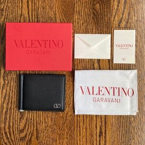 *NWT* 100% Authentic VALENTINO GARAVANI VLogo Leather Bill Clip Wallet - Black